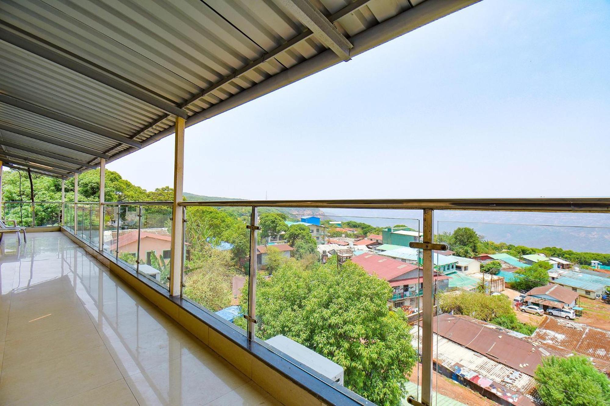 Fabhotel Bright Holidays 马哈巴莱斯赫瓦尔 外观 照片