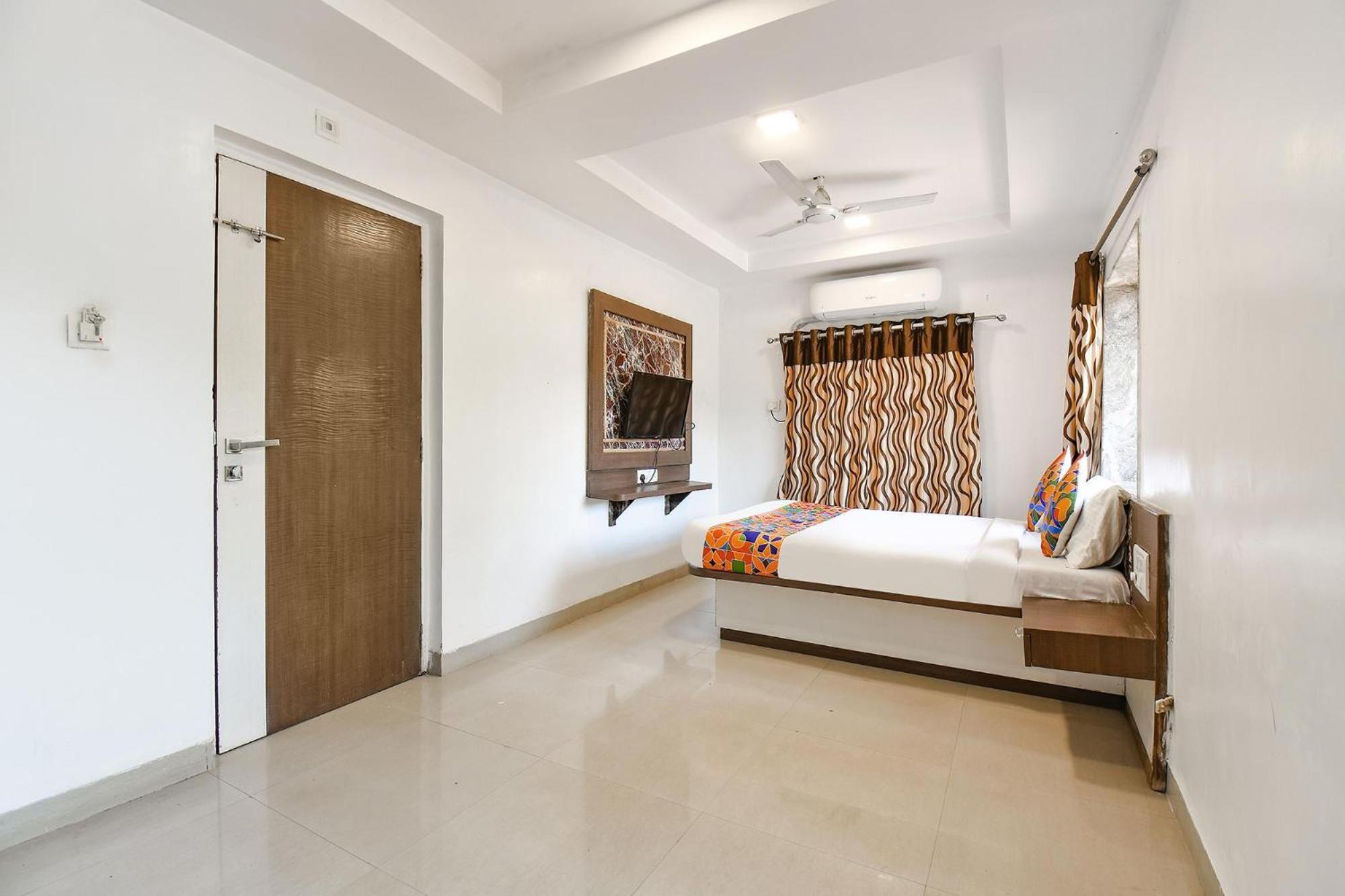 Fabhotel Bright Holidays 马哈巴莱斯赫瓦尔 外观 照片