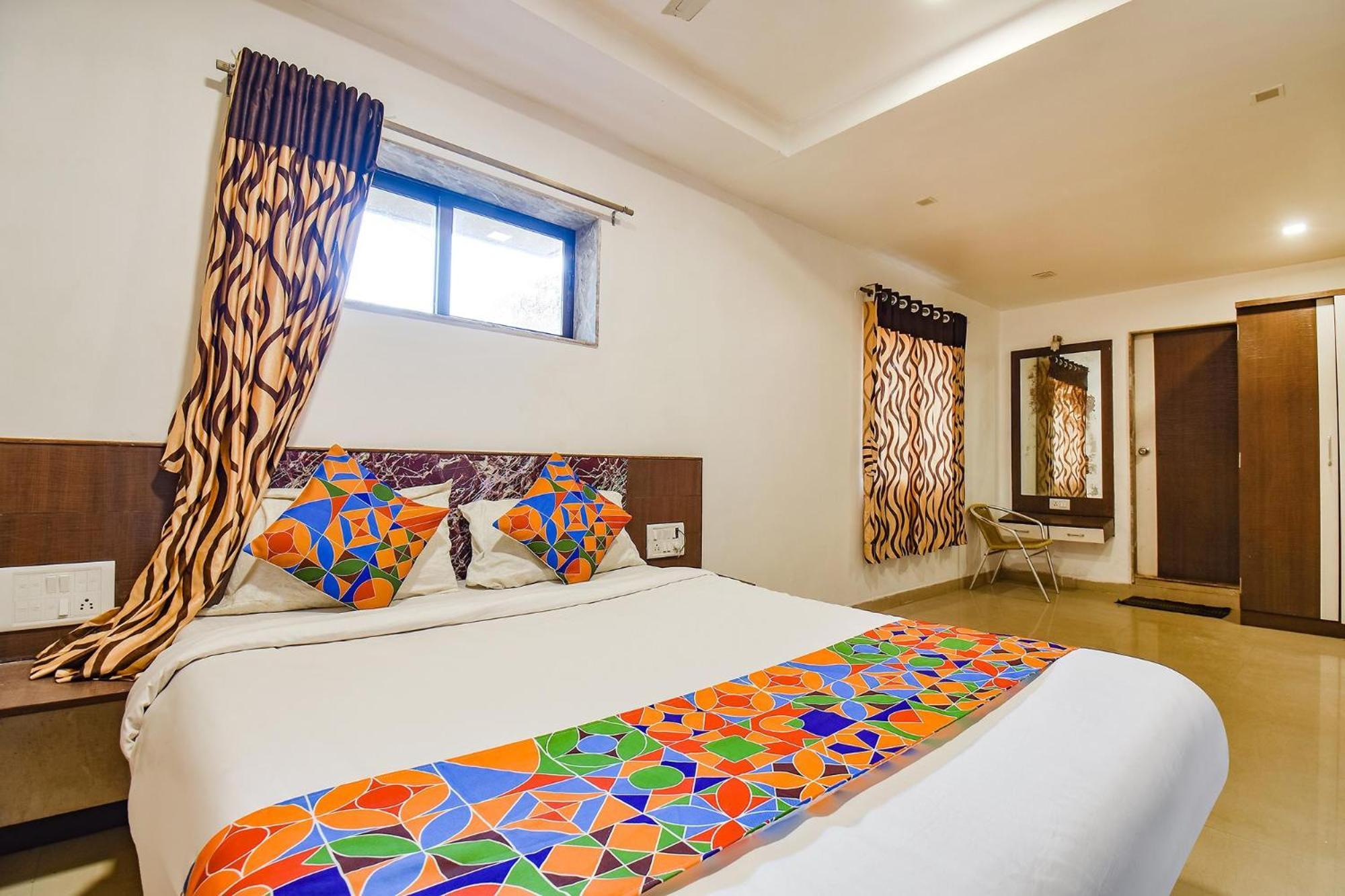 Fabhotel Bright Holidays 马哈巴莱斯赫瓦尔 外观 照片